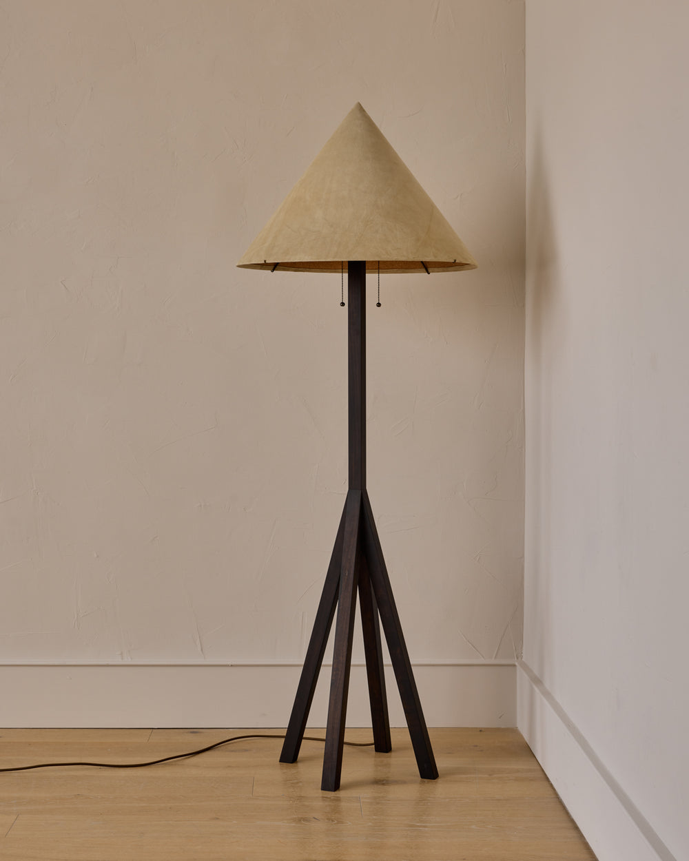#shade-finish_stone suede
#wood-finish_dark wash maple