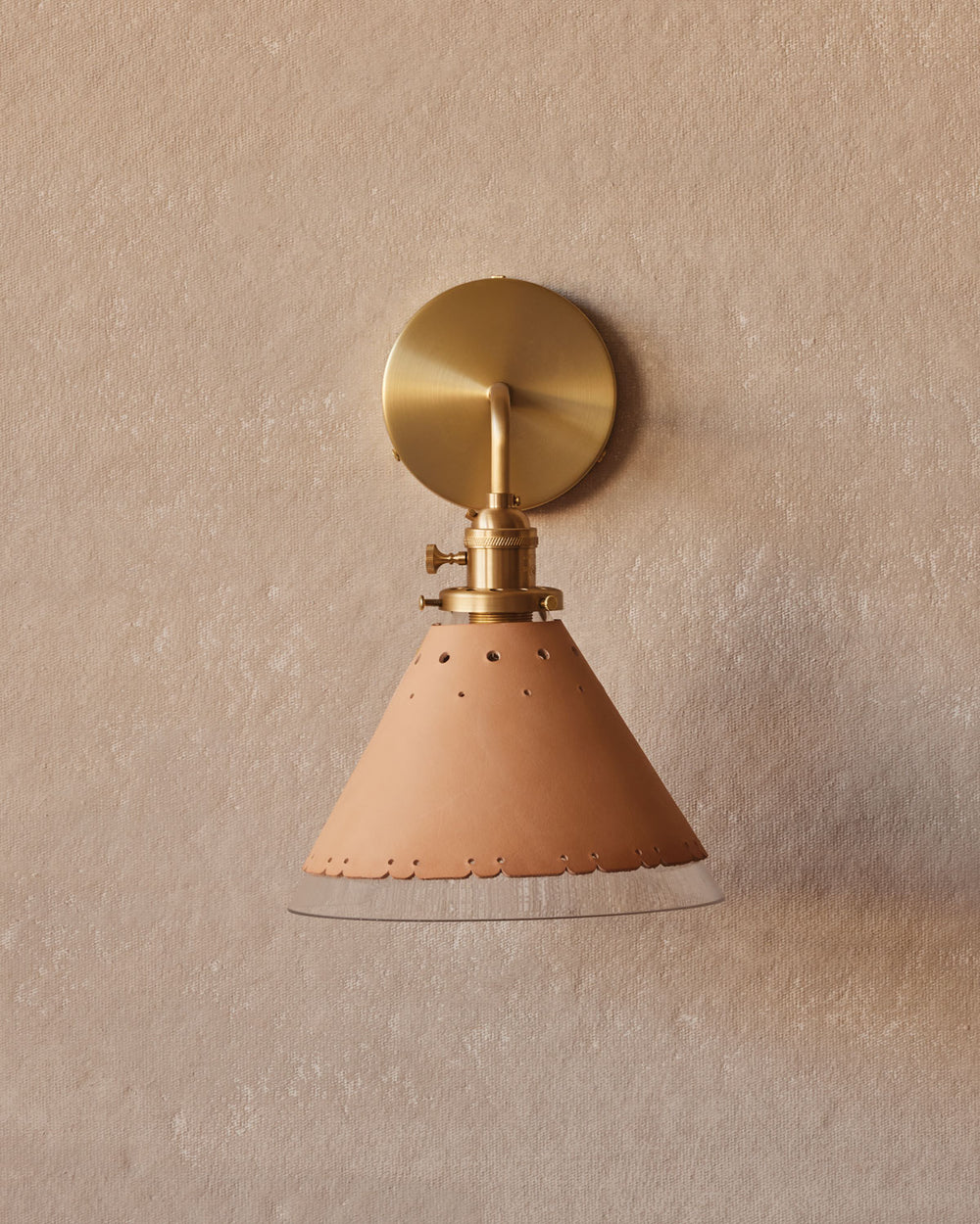 #leather-finish_natural tan #wiring_hardwired