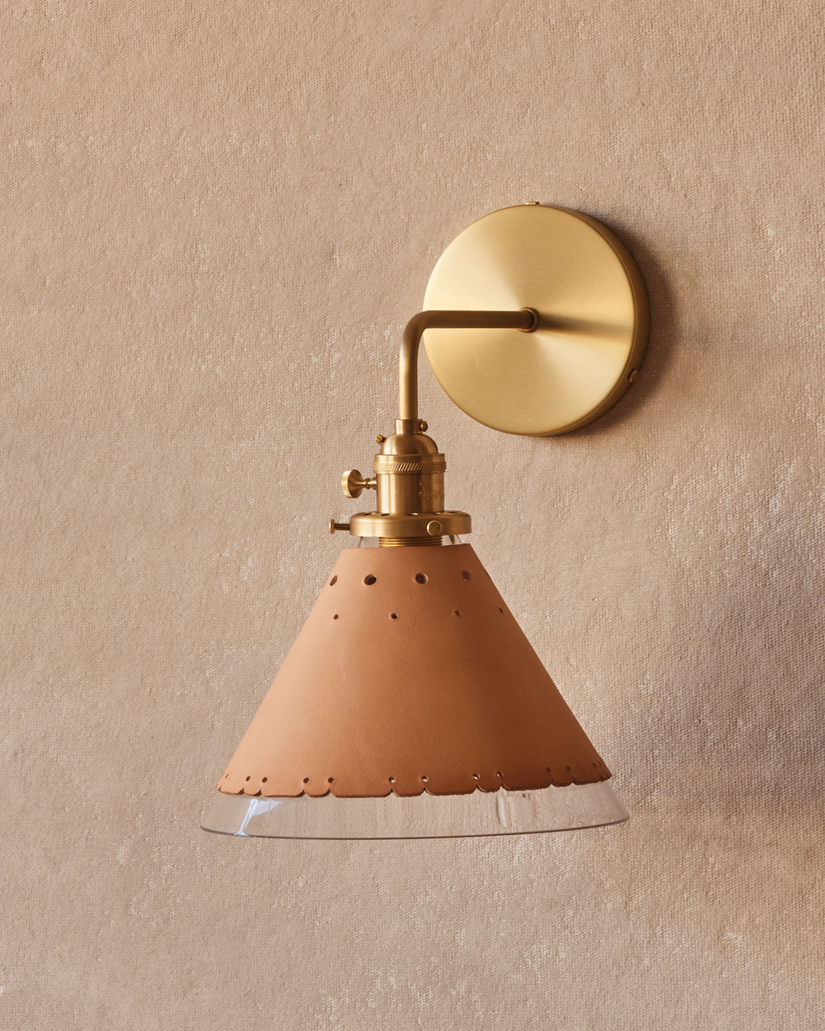 #leather-finish_natural tan #wiring_hardwired