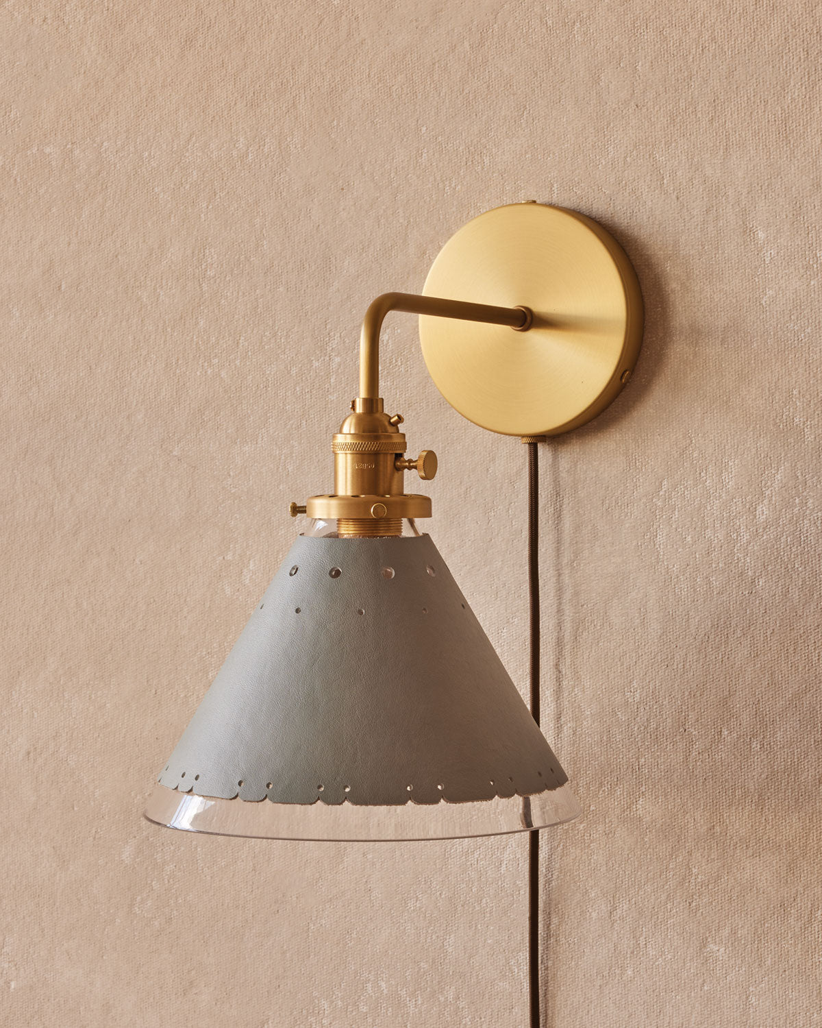 #leather-finish_cloud blue #wiring_plug-in