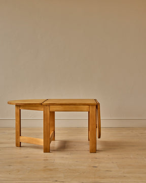 1980s French Pinewood Dining Table