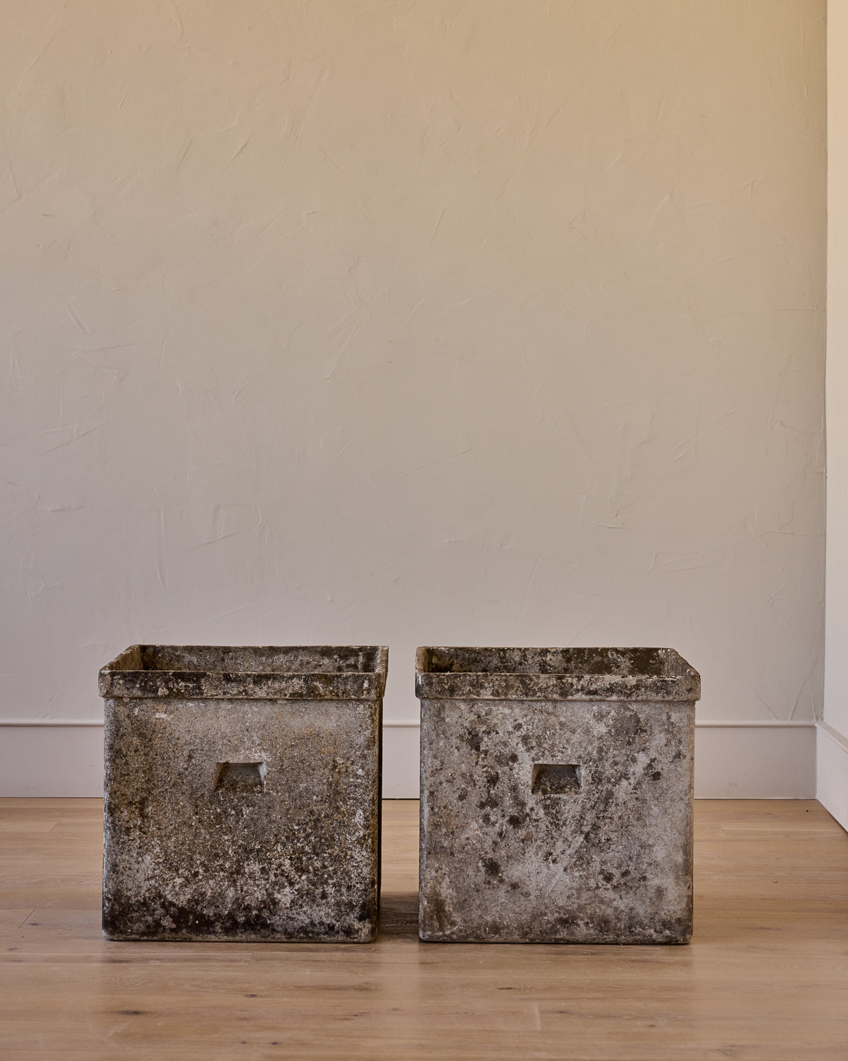 VINTAGEFURNITURE_PAIROFSQUAREP