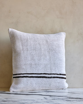 Ilik Pillow