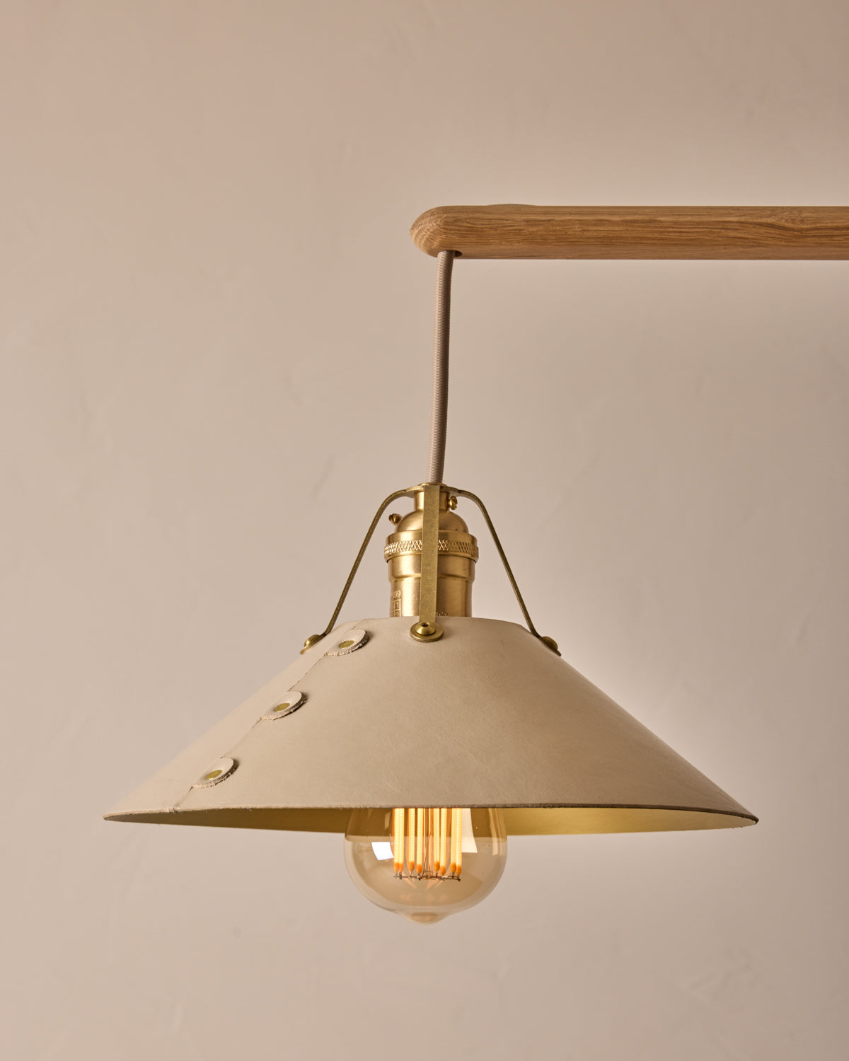 #leather-shade_eggshell