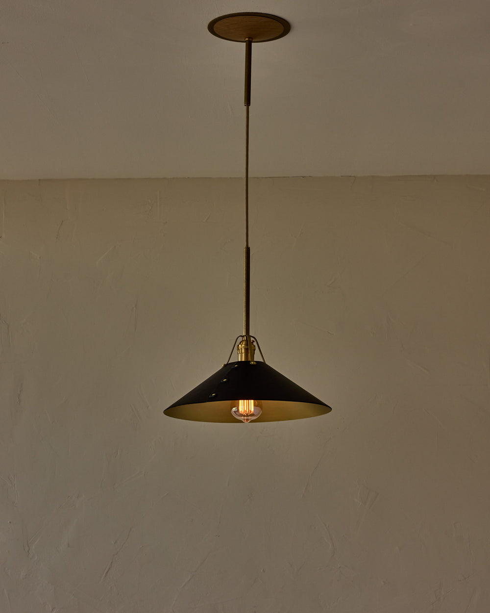 #leather-shade_black #size_large