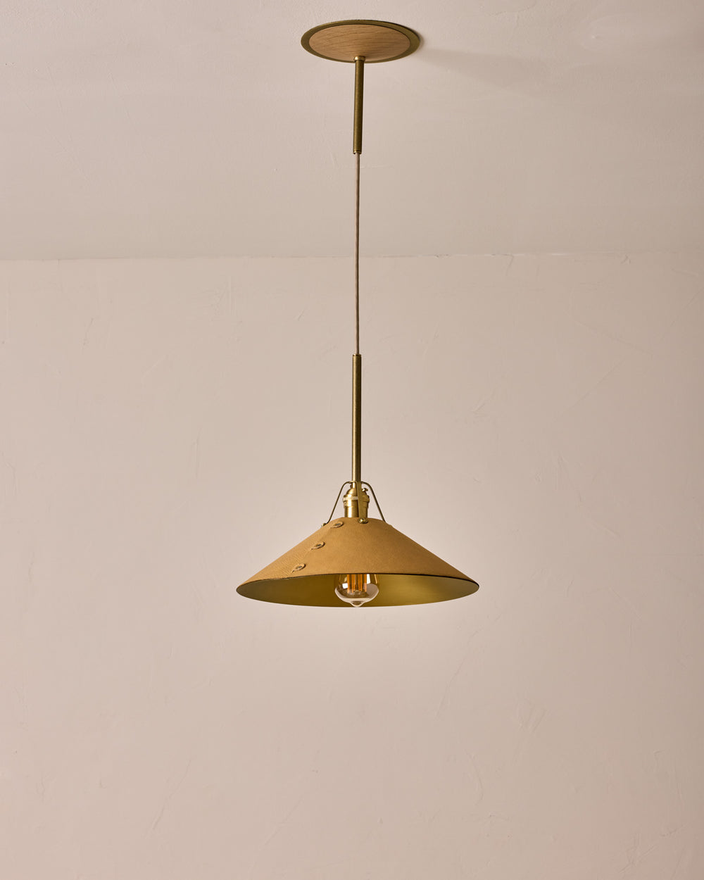 #leather-shade_natural #size_large