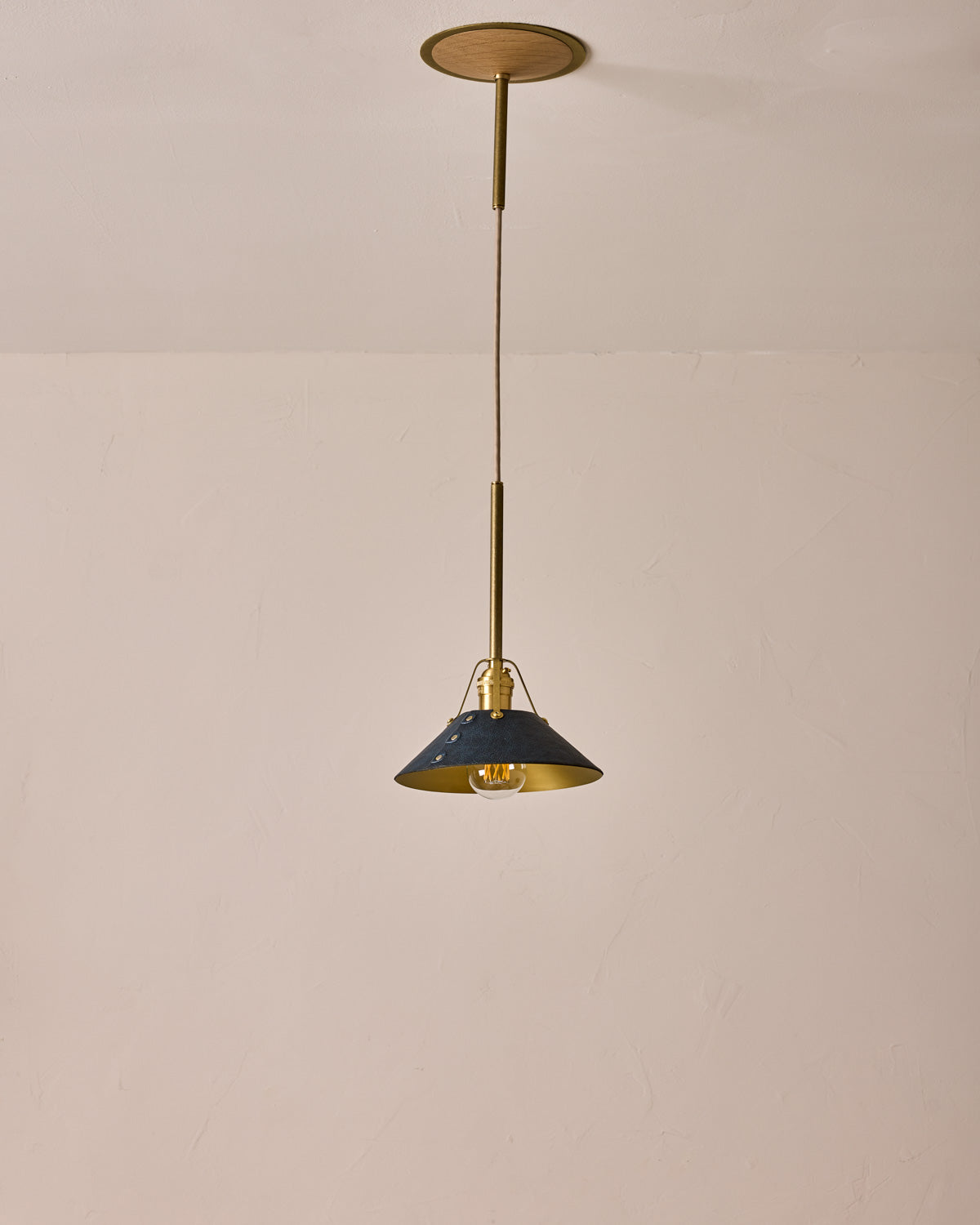 #leather-shade_navy #size_small