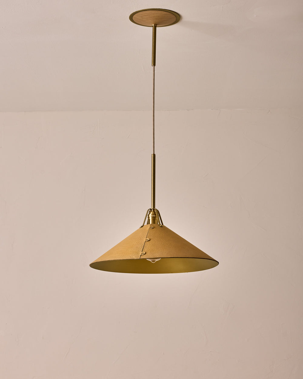 #leather-shade_natural #size_extra large