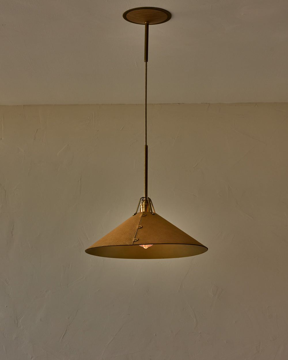 #leather-shade_natural #size_extra large