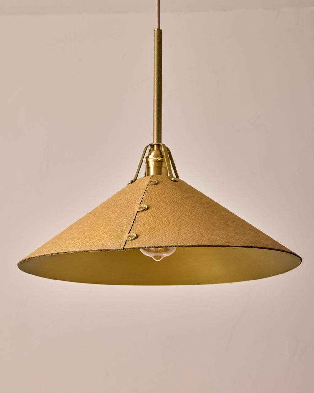 #leather-shade_natural #size_extra large