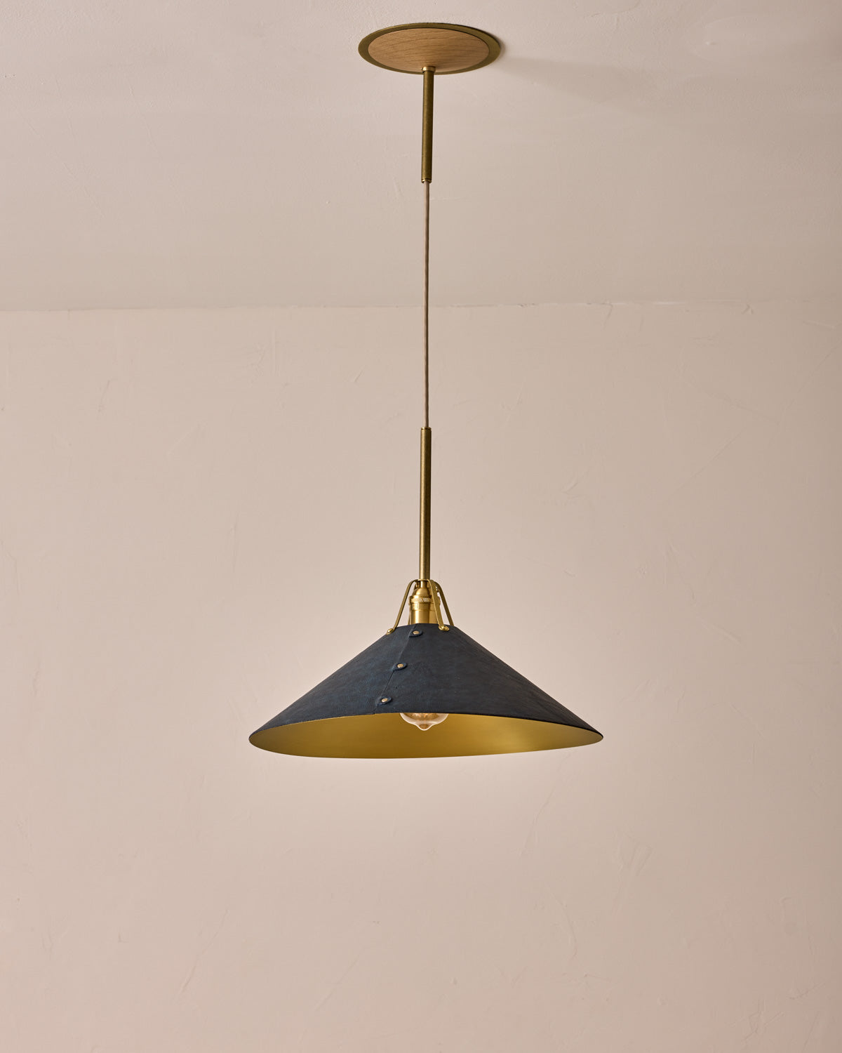#leather-shade_navy #size_extra large