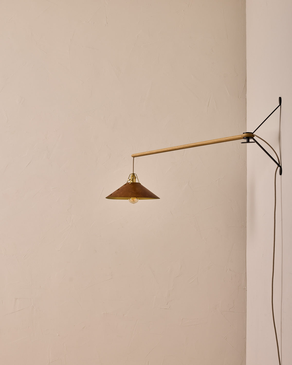#leather-shade_cognac #size_large #wiring_plug-in