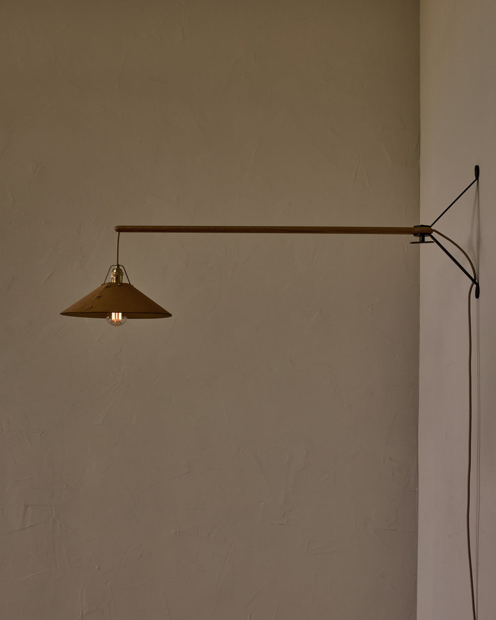 #leather-shade_natural  #size_large #wiring_plug-in