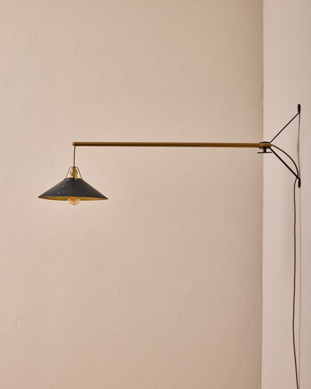 #leather-shade_navy #size_large #wiring_plug-in
