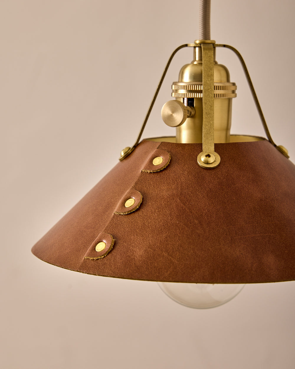 #leather-shade_cognac #size_small