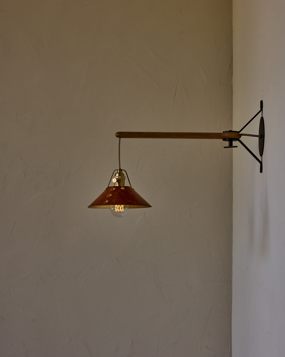 #leather-shade_cognac #size_small #wiring_hardwired