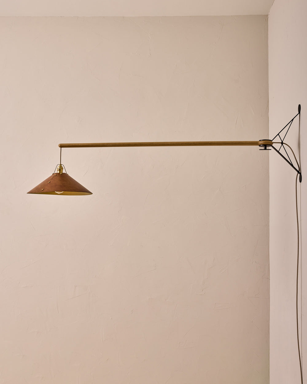 #leather-shade_cognac  #size_extra large  #wiring_plug-in