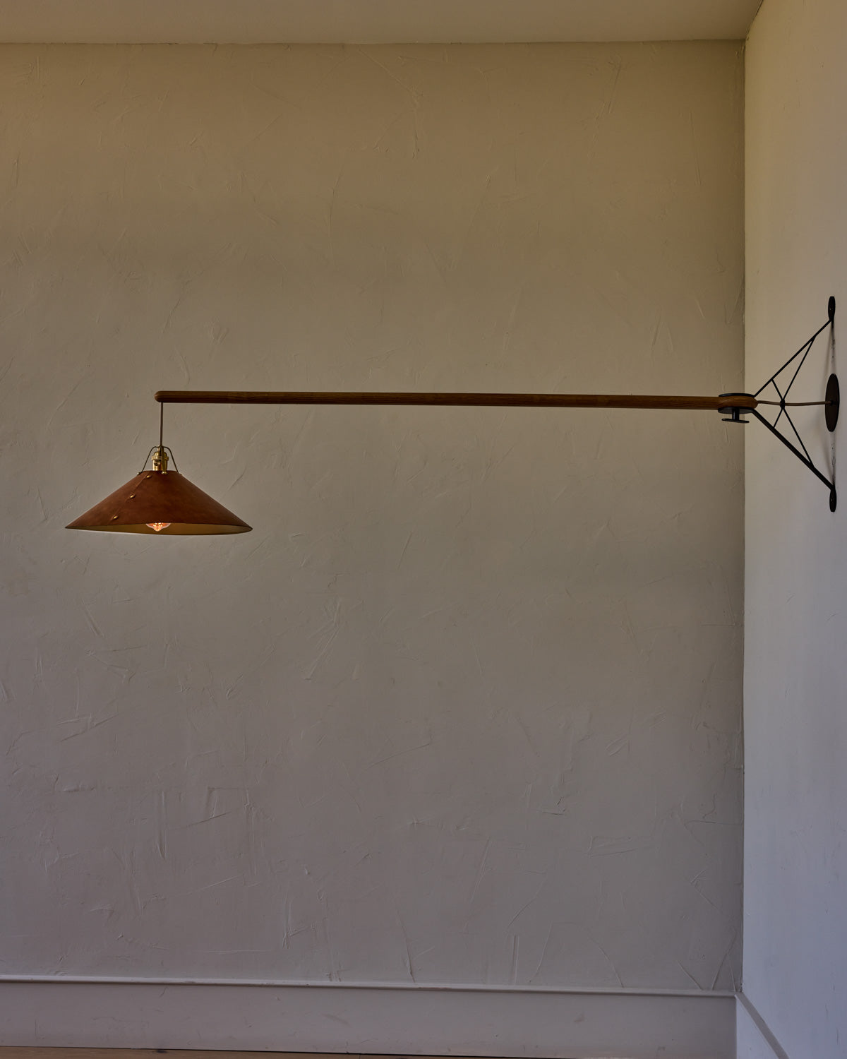 #leather-shade_cognac  #size_extra large  #wiring_hardwired 
