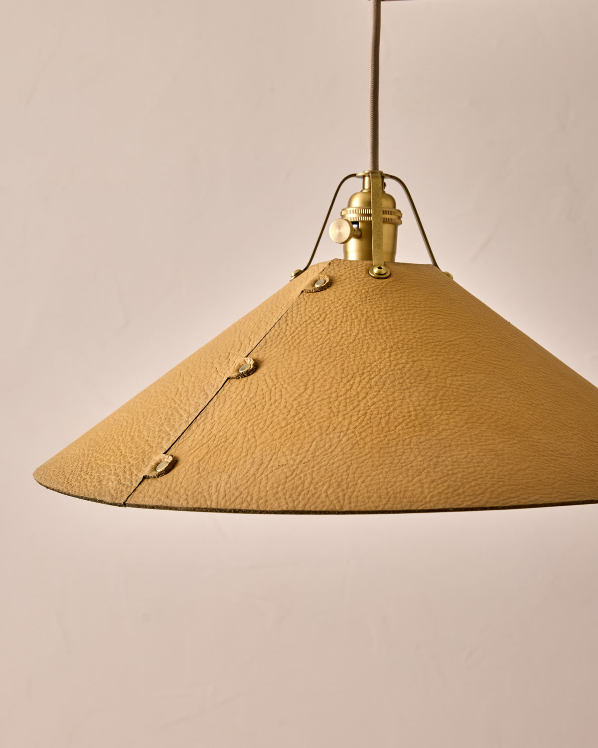 #leather-shade_natural  #size_extra large 