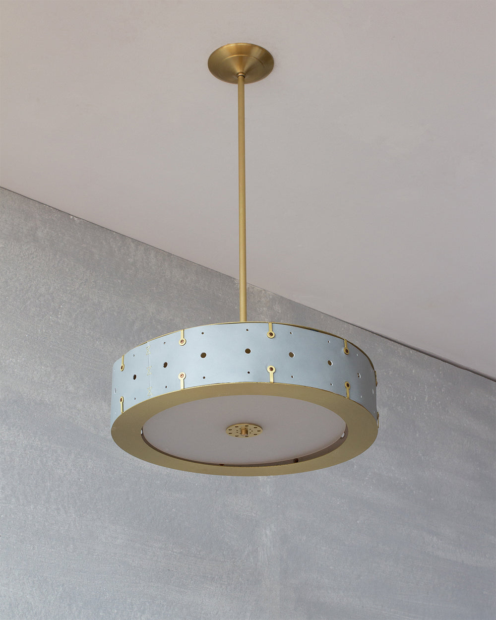 Beautiful satin brass ceiling pendant fixture with handstitched leather drum shade and customizable drop
#leather-color_cloud-blue 