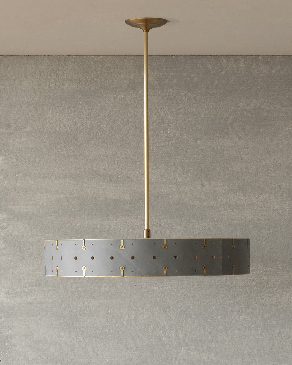 Beautiful satin brass ceiling pendant fixture with handstitched leather drum shade and customizable drop
#leather-color_cloud-blue 