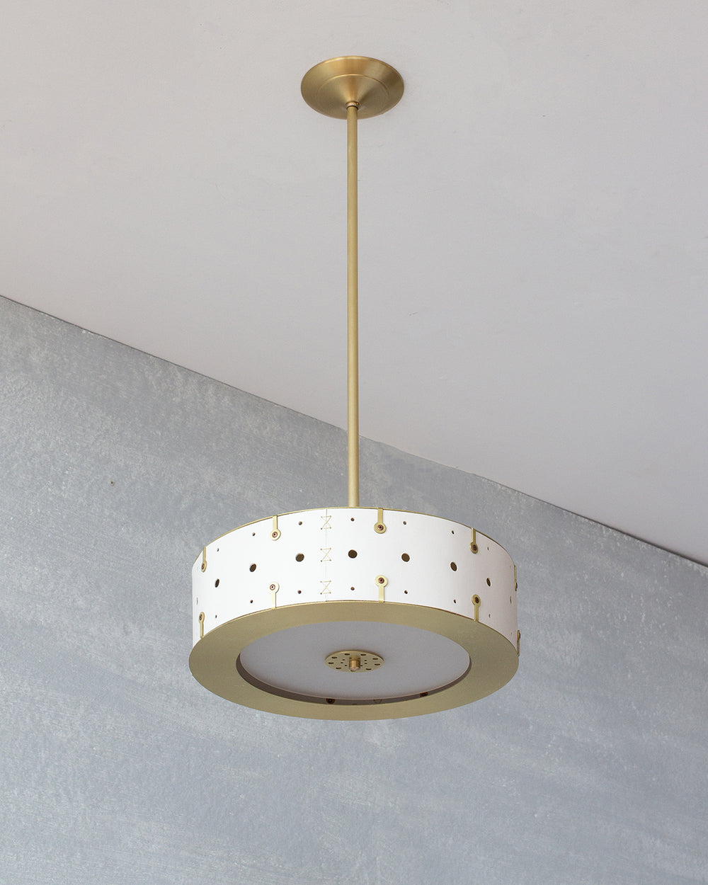 Beautiful satin brass ceiling pendant fixture with handstitched leather drum shade and customizable drop
#leather-color_dogwood 