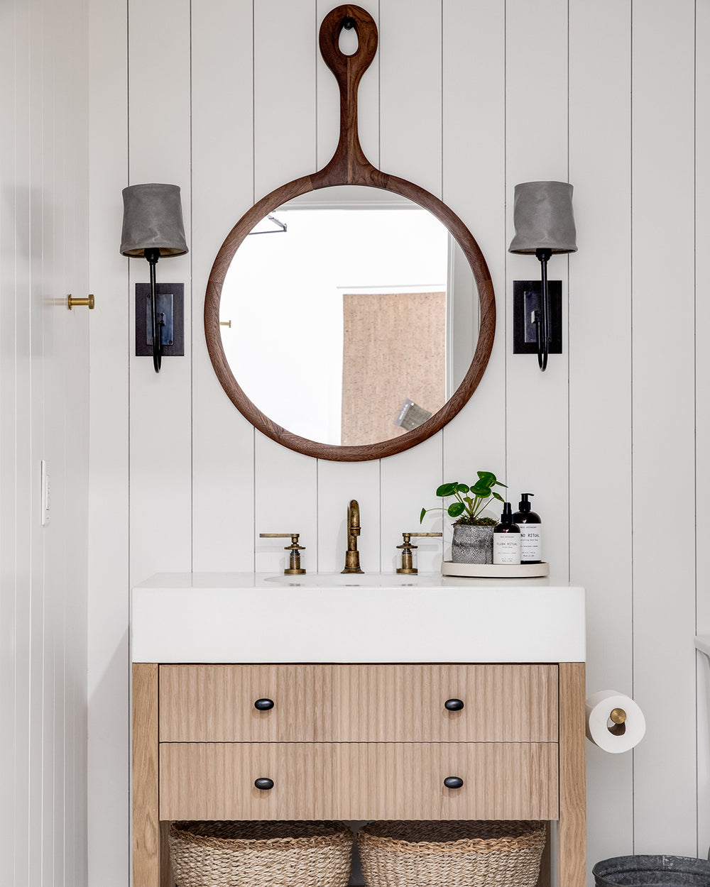 #size_large #wood-finish_black walnut