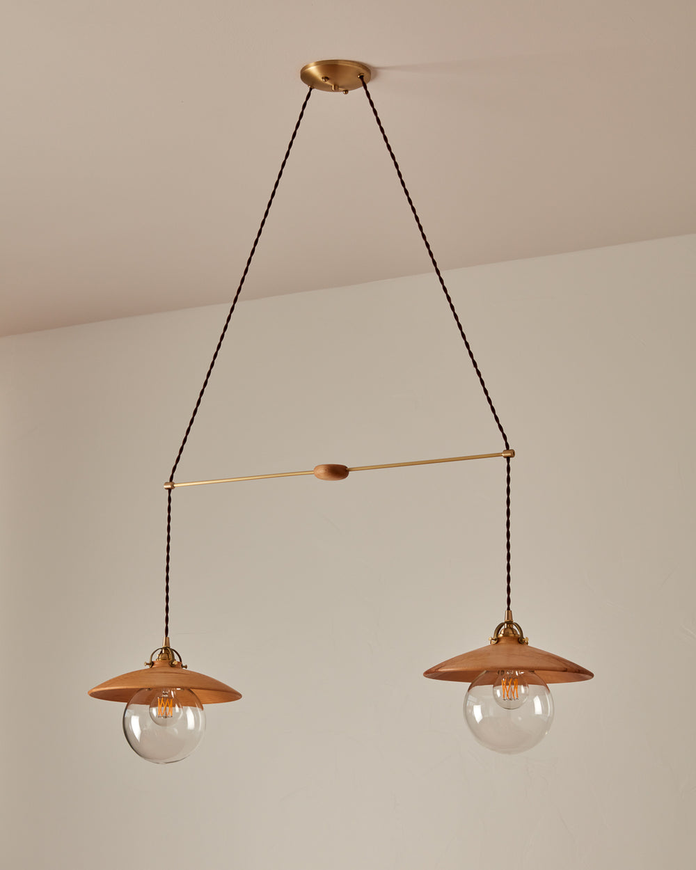#Elsa-Center-Hub-+-Pendant-Finish_natural maple