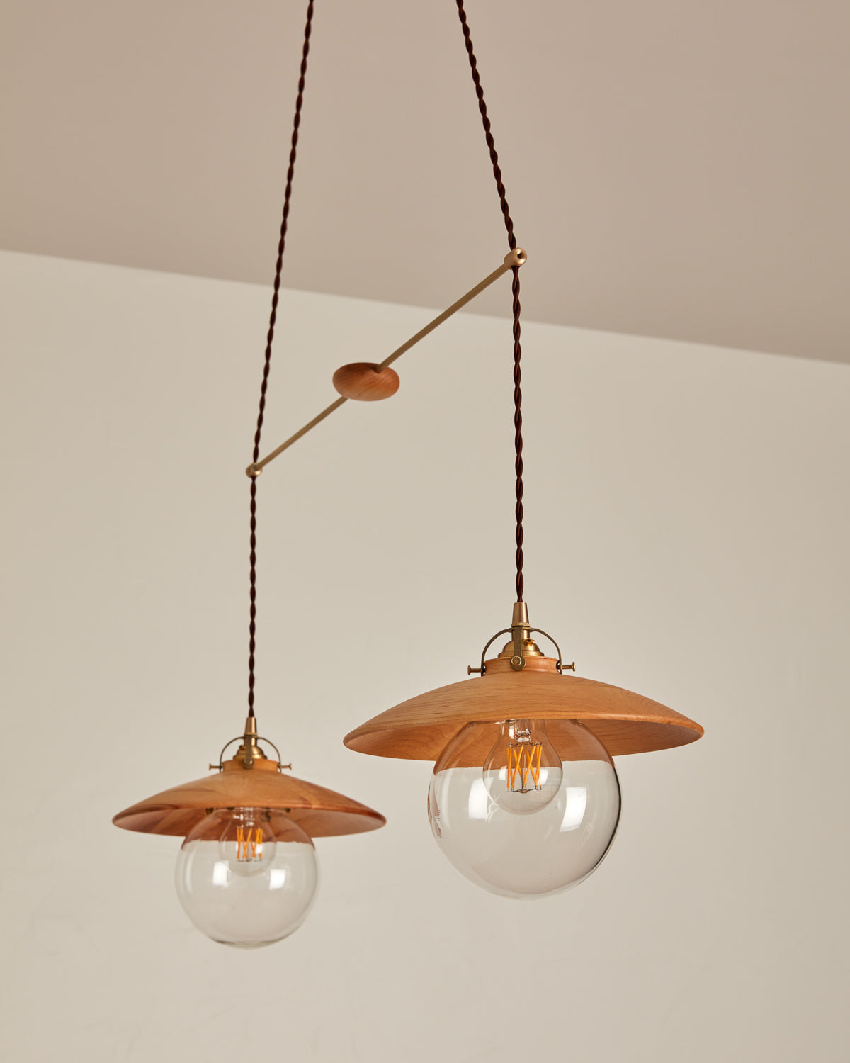 #Elsa-Center-Hub-+-Pendant-Finish_natural maple