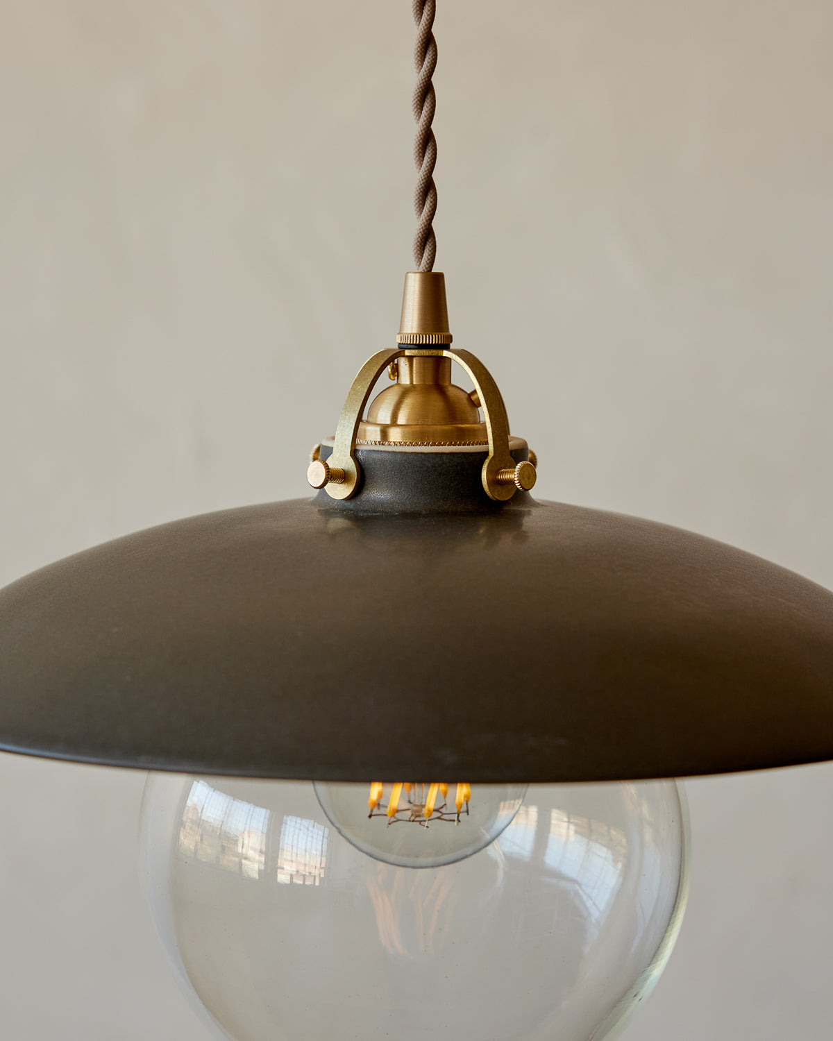 #shade-finish_almost black ceramic  #Cord-Color---Glass_Beige Cord - Clear Globe