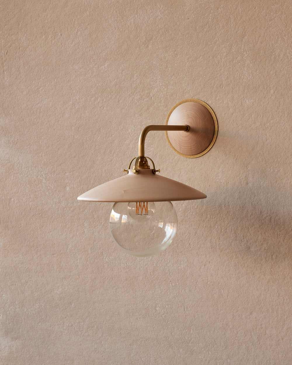 #shade-finish_clear maple
#metal-finish_satin brass
#globe_clear glass