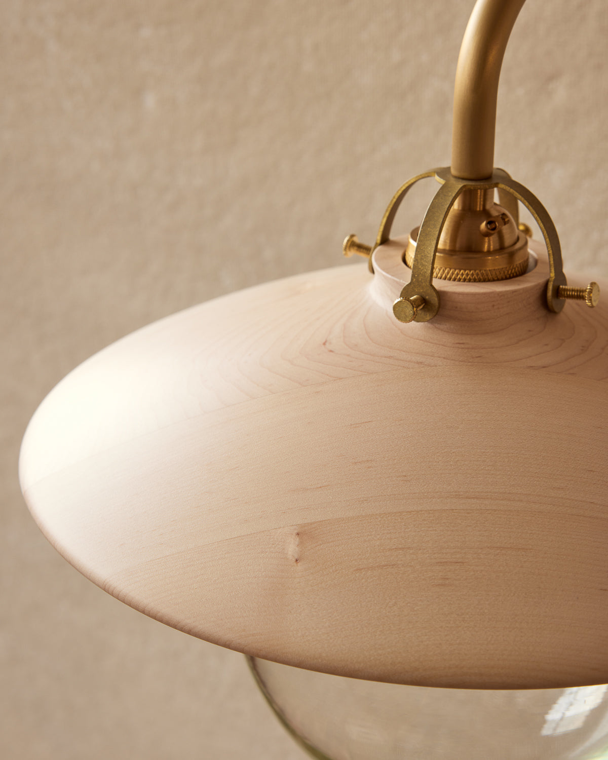 #shade-finish_clear maple
#metal-finish_satin brass
#globe_clear glass